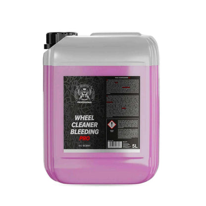 Čistač felgi Bad Boys u prozirnom plastičnom kanistru od 5 L s ružičastom tekućinom i crnom etiketom